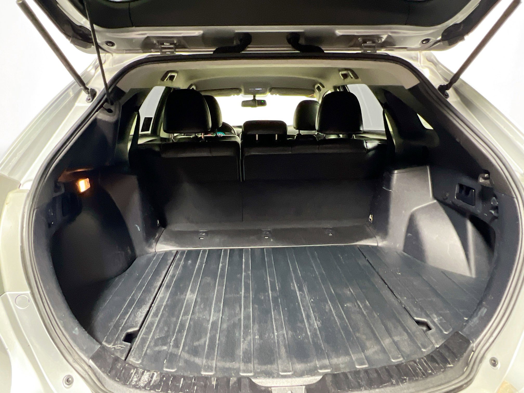 Used 2015 Toyota Venza XLE FWD image 34