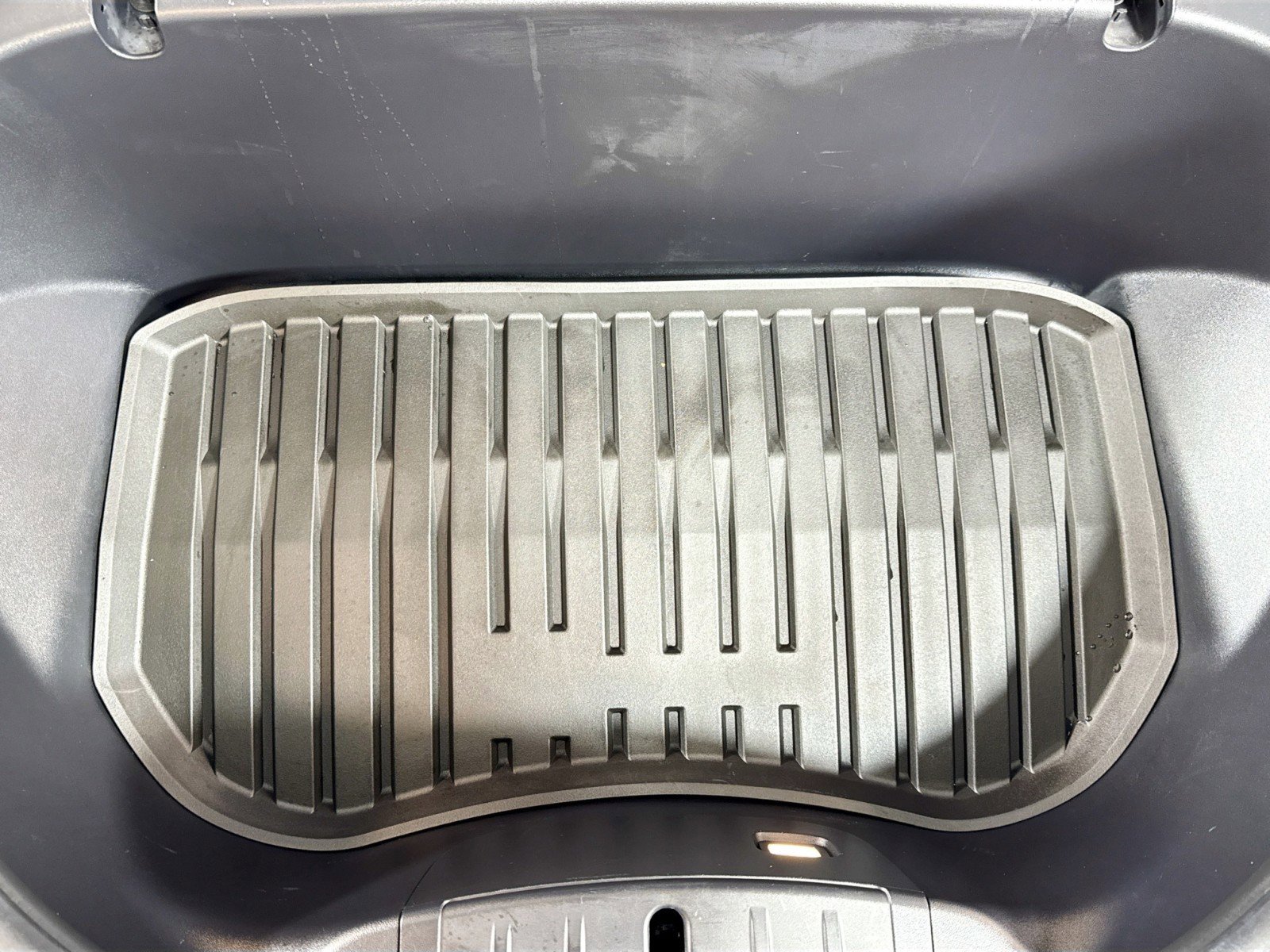 Used 2020 Tesla Model 3 Standard Range image 28