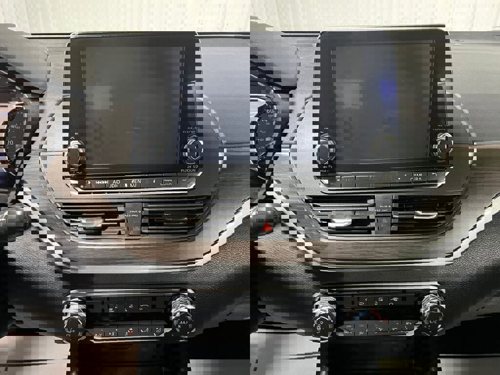 Used 2024 Nissan Altima 2.5 SV image 7