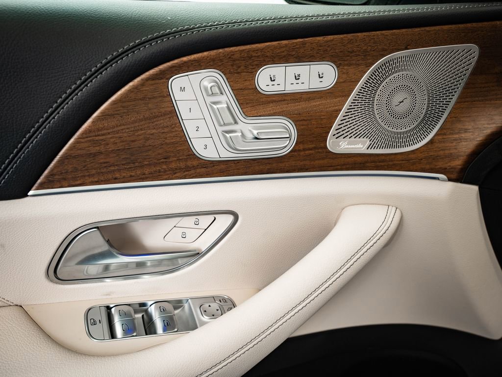 Used 2025 Mercedes-Benz GLS 450 4MATIC image 26