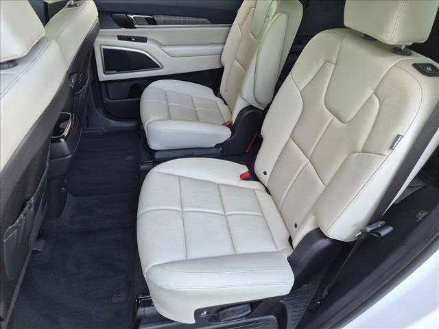 Used 2023 Kia Telluride EX w/ EX Captain's Chair Package FWD image 20