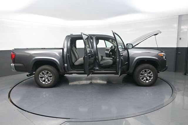 Used 2018 Toyota Tacoma SR5 RWD image 48