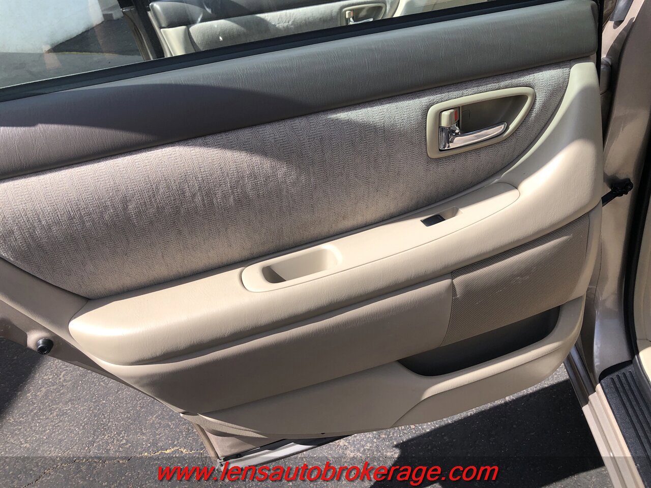 Used 2001 Toyota Avalon XLS FWD image 15