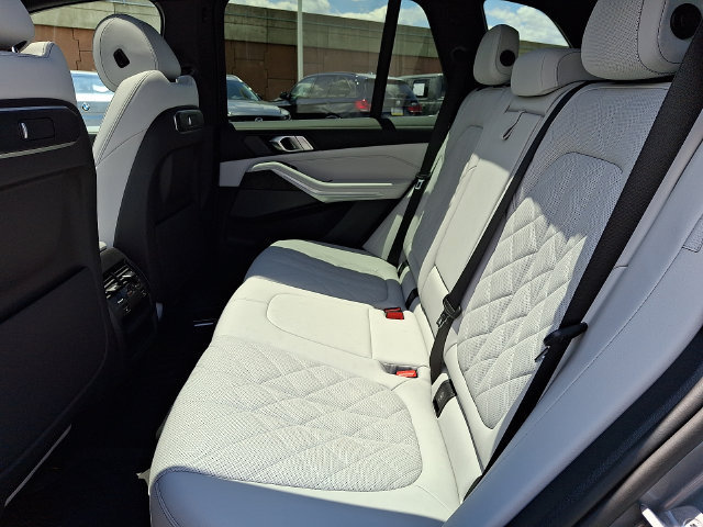 Certified 2024 BMW X5 xDrive40i w/ Premium Package AWD/4WD image 12