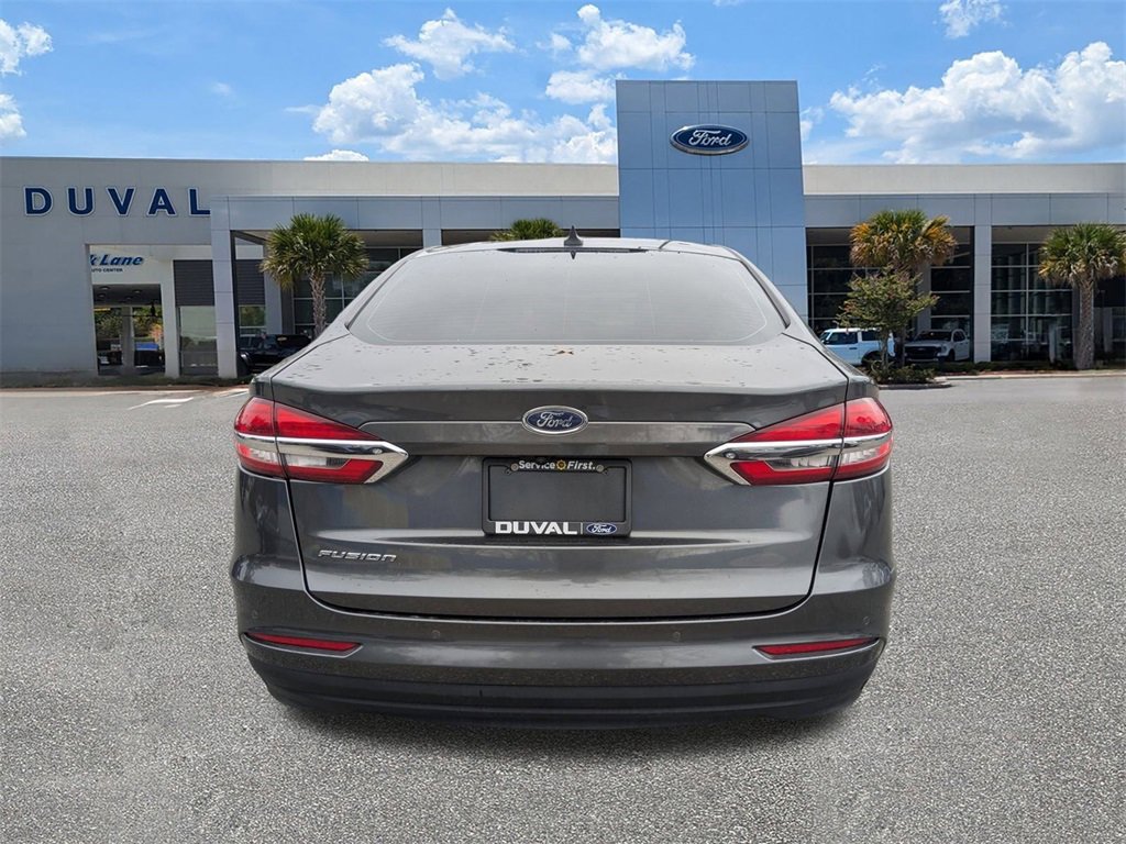 Used 2020 Ford Fusion SE image 5