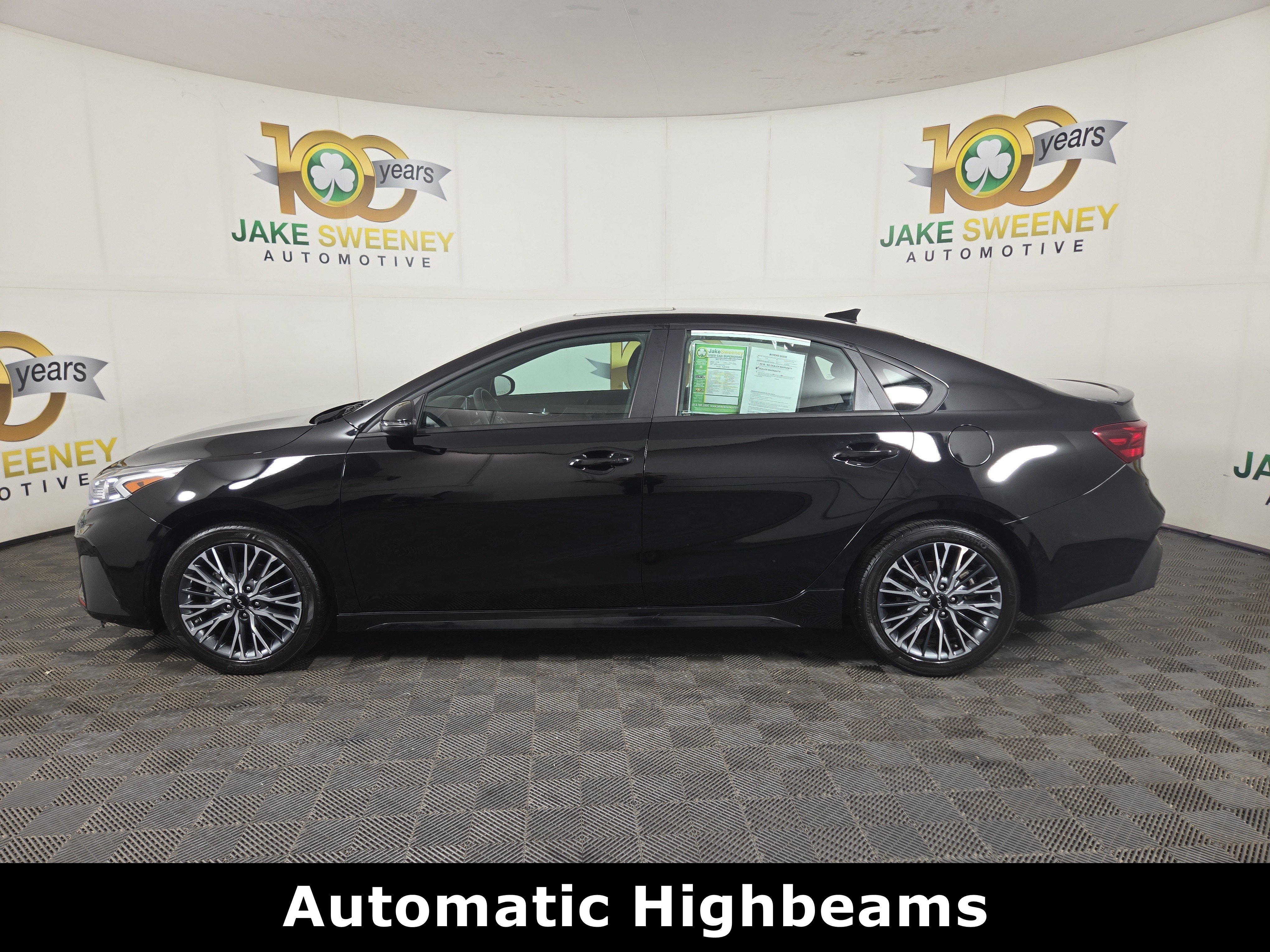Used 2023 Kia Forte GT-Line w/ GT-Line Premium Package FWD image 4