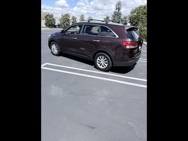 Used 2016 Kia Sorento FWD w/ LX Convenience Package image 4