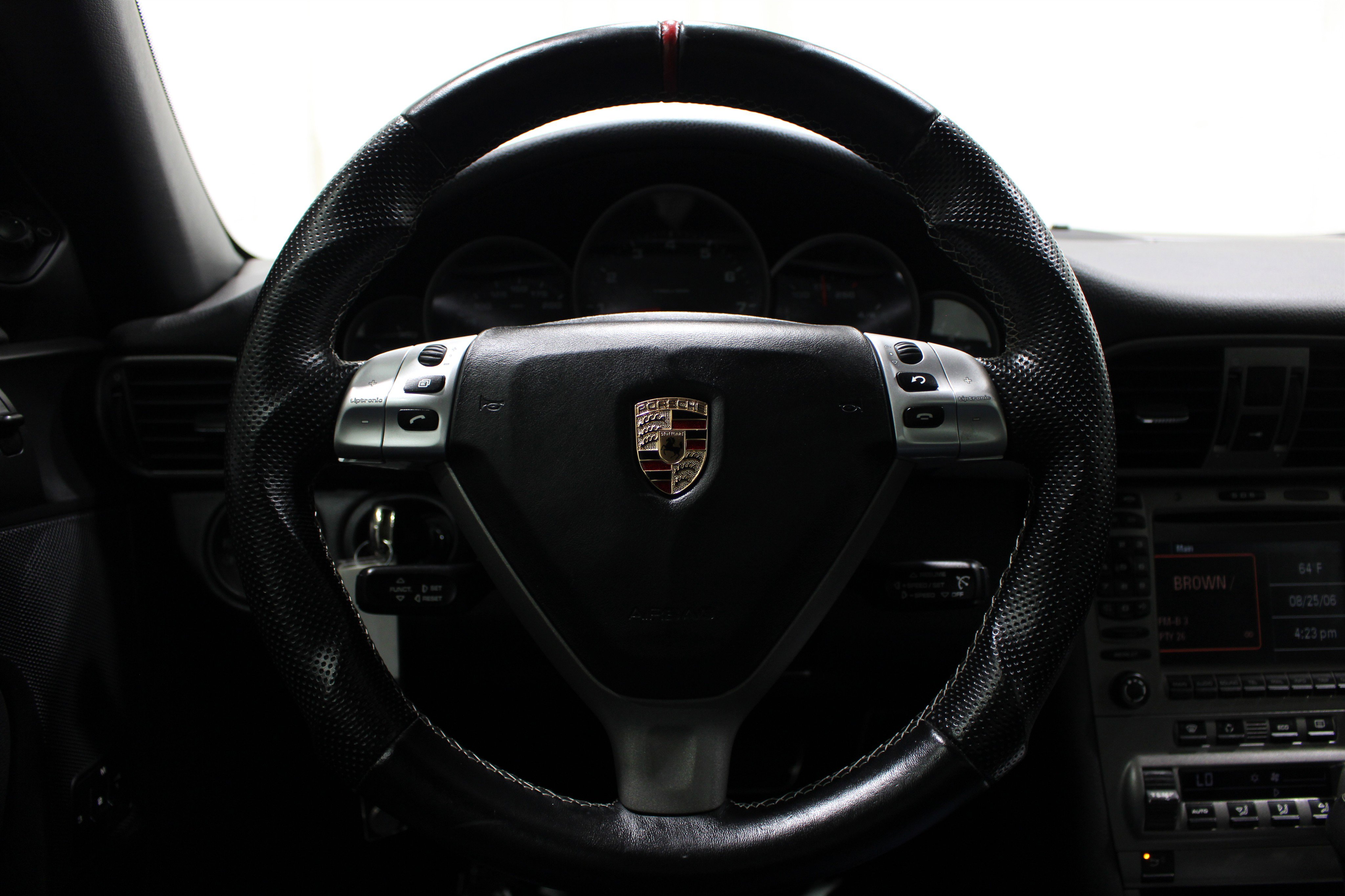 Used 2005 Porsche 911 Carrera RWD image 11