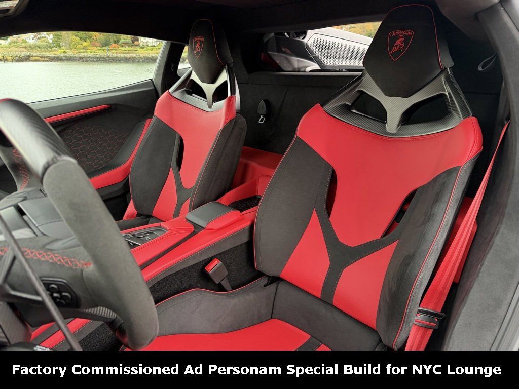 Used 2024 Lamborghini Revuelto image 41