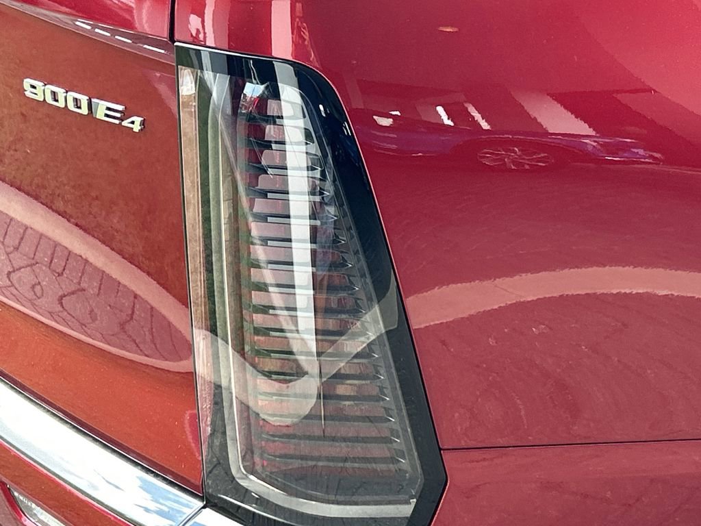 New 2026 Cadillac Vistiq Platinum image 8