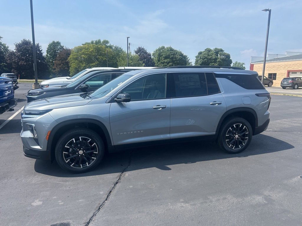 New 2026 Chevrolet Traverse LT w/ Sun and Wheel Package image 2