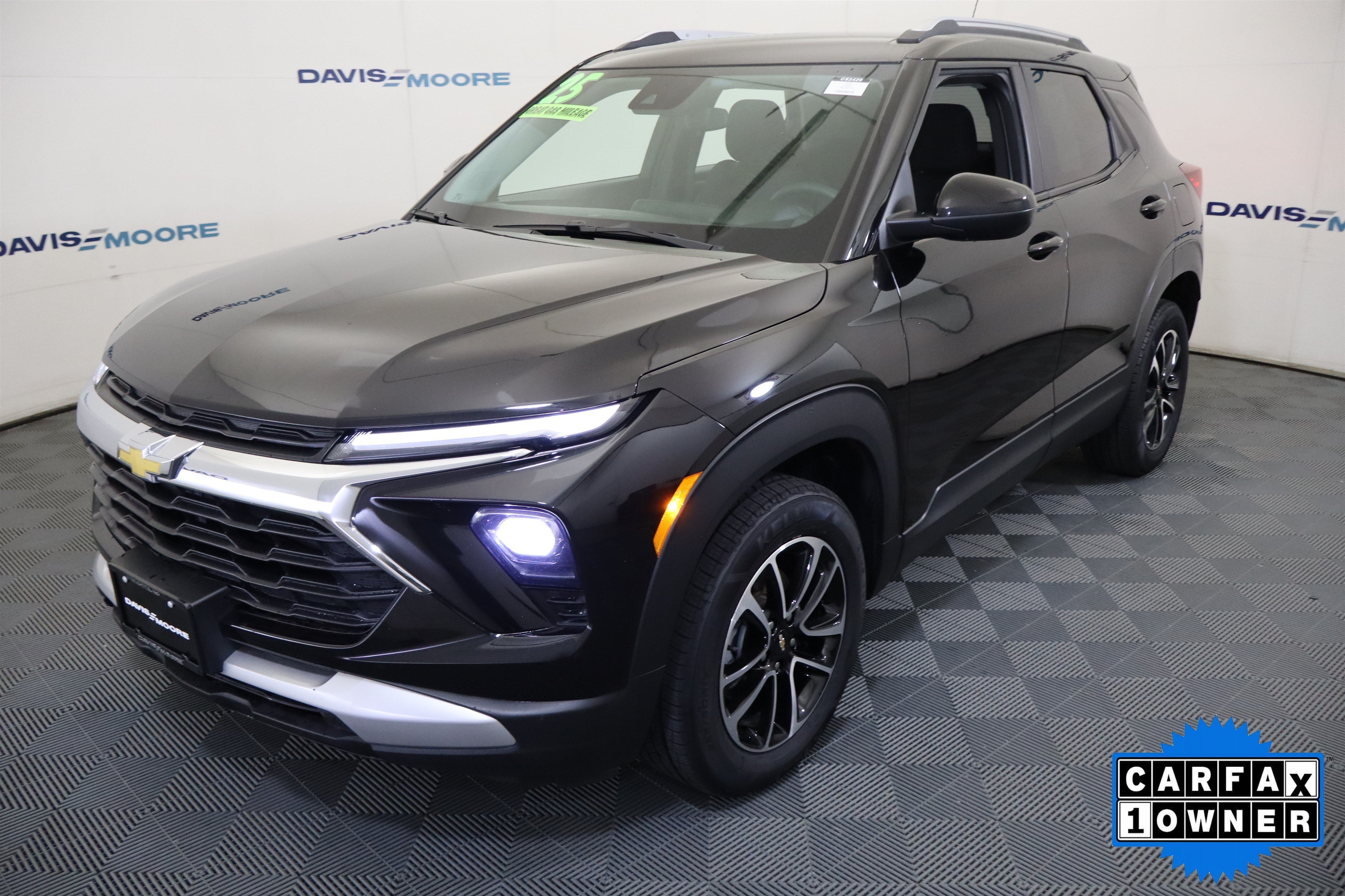 Used 2025 Chevrolet TrailBlazer LT AWD/4WD image 12