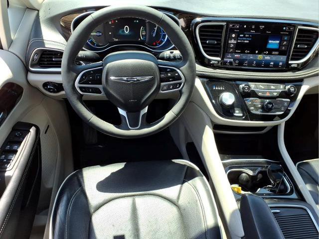 Used 2022 Chrysler Pacifica Limited FWD image 11