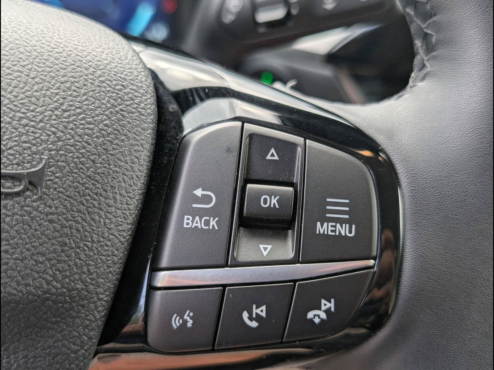 Used 2022 Ford Escape Titanium AWD/4WD image 12