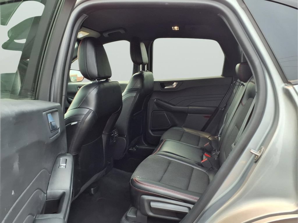 Used 2023 Ford Escape ST-Line w/ Tech Pack #1 AWD/4WD image 9