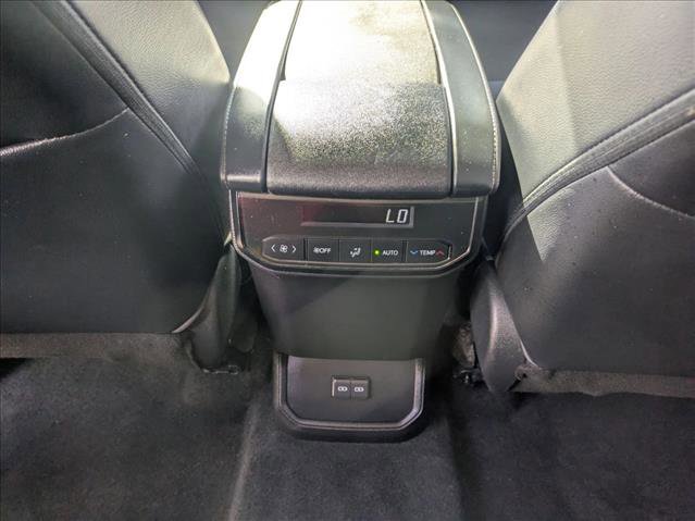 Used 2023 Toyota Highlander XLE image 14