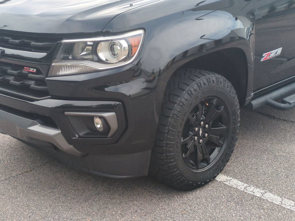 Used 2022 Chevrolet Colorado Z71 w/ Z71 Midnight Edition AWD/4WD image 10