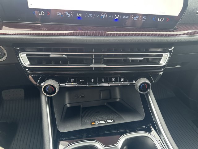New 2026 Chevrolet Traverse RS w/ LPO, Floor Liner Package image 20