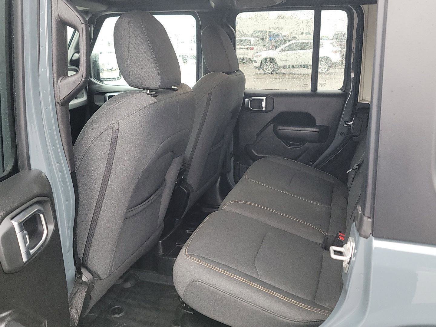 Used 2025 Jeep Wrangler Willys image 14