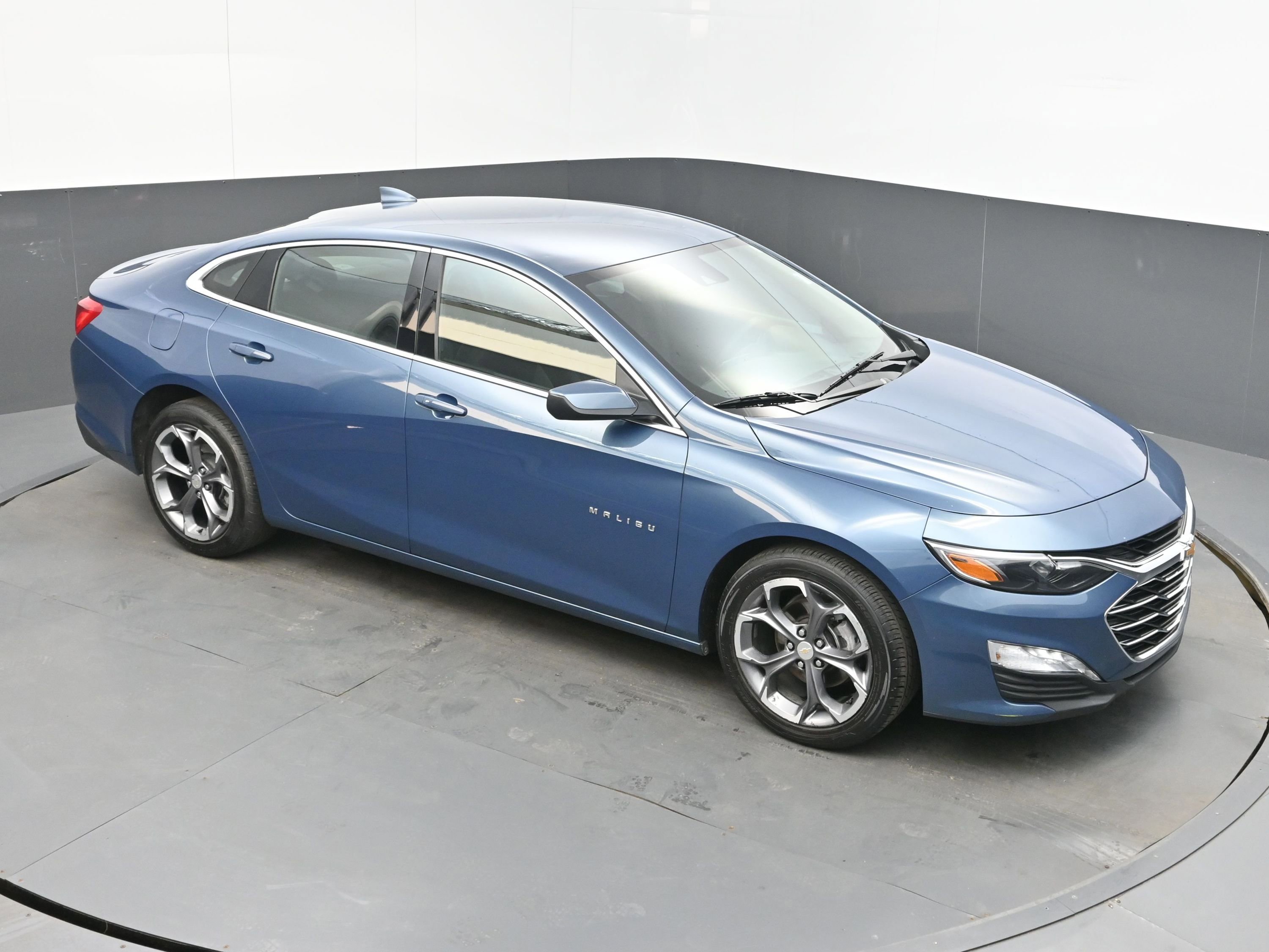 Used 2024 Chevrolet Malibu LT FWD image 32