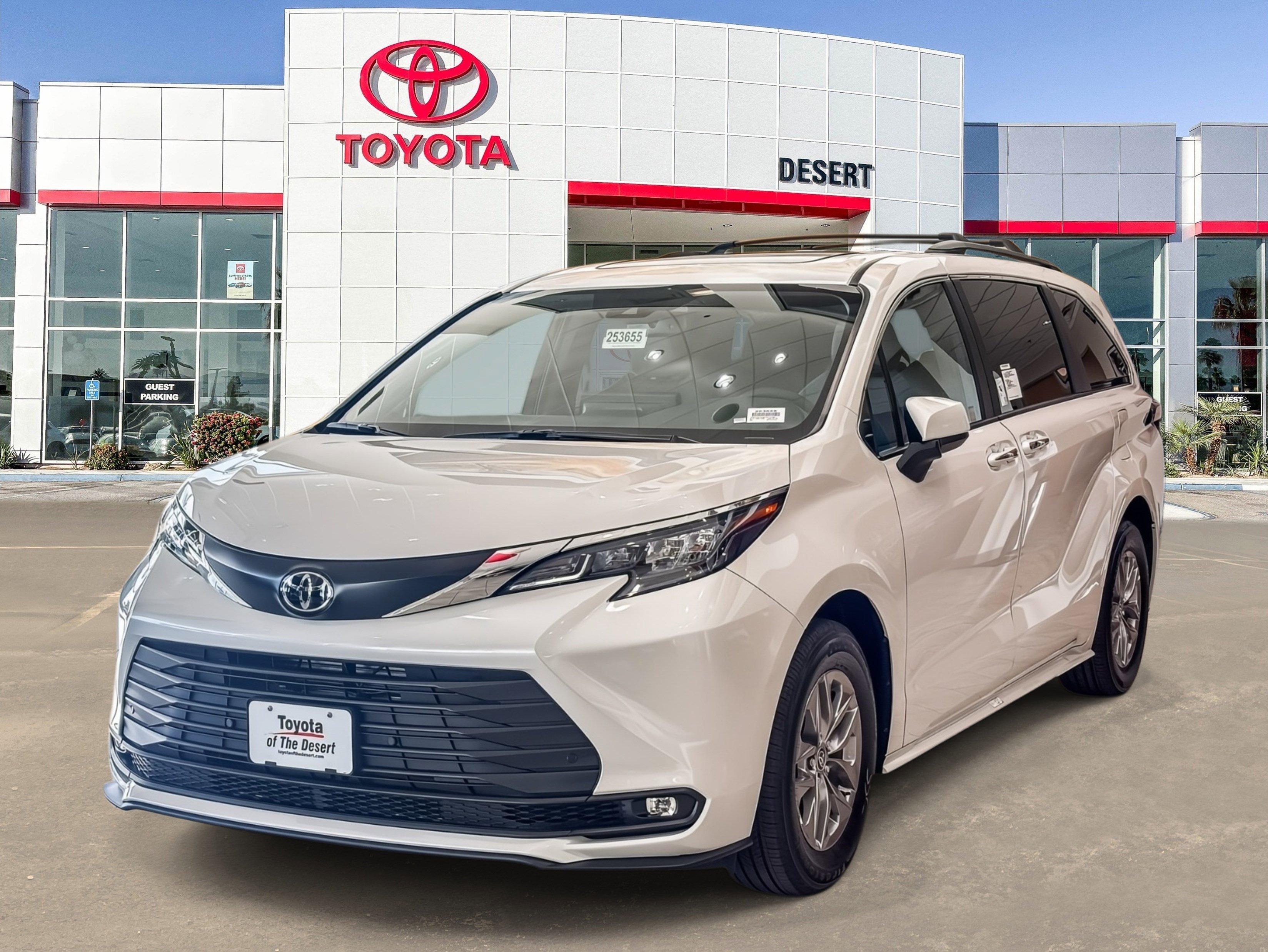 New 2026 Toyota Sienna XLE FWD image 3