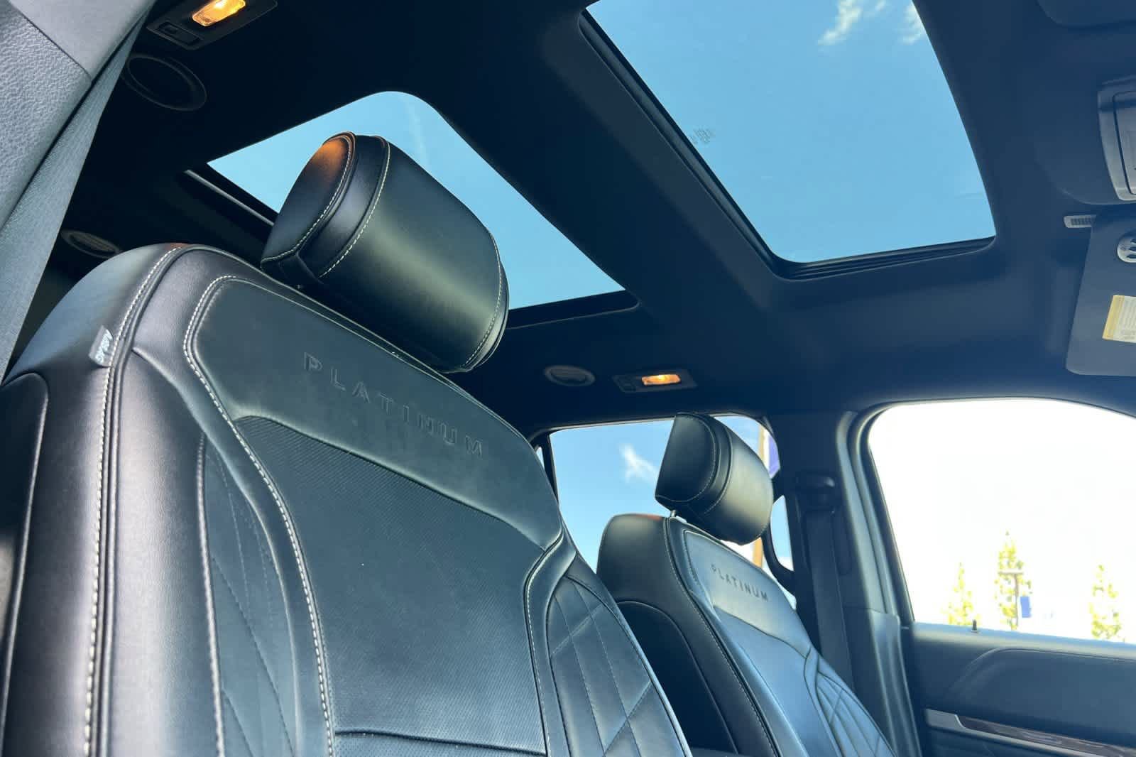 Used 2017 Ford Explorer Platinum image 16