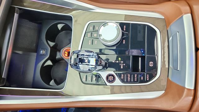 Used 2022 BMW X6 xDrive40i w/ Executive Package image 52