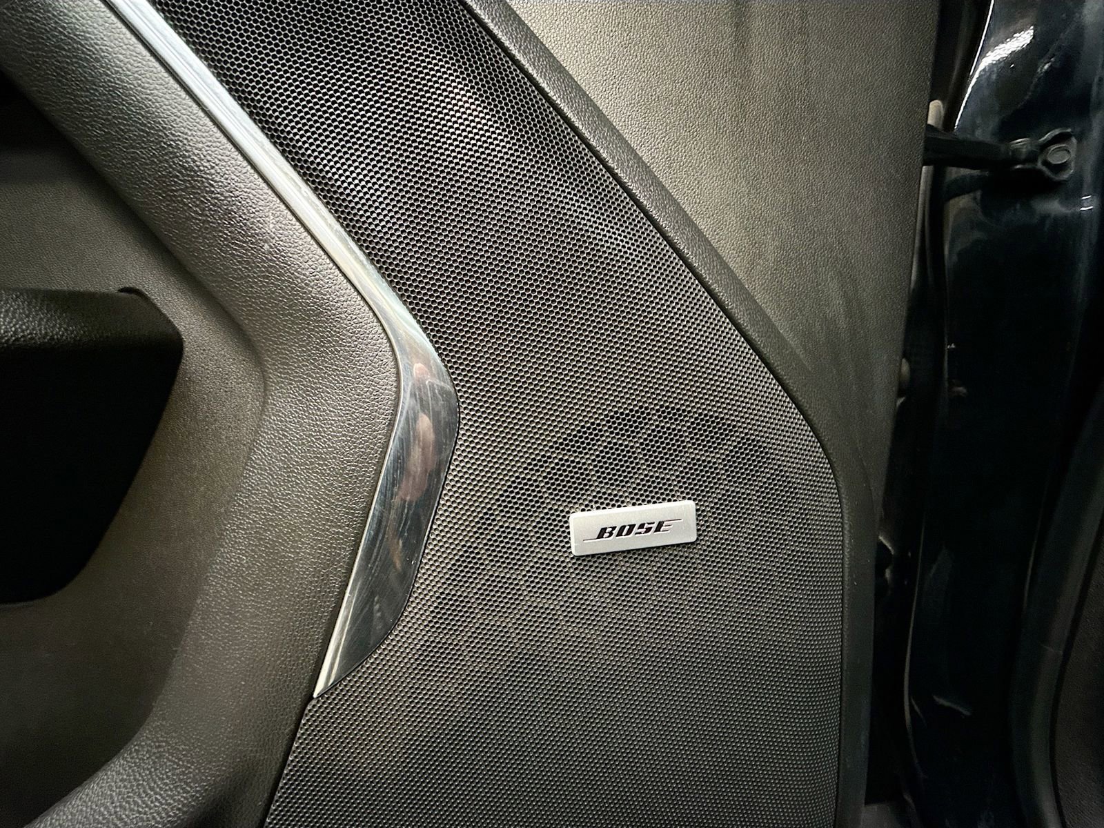 Used 2023 Chevrolet Suburban Z71 w/ Luxury Package image 22