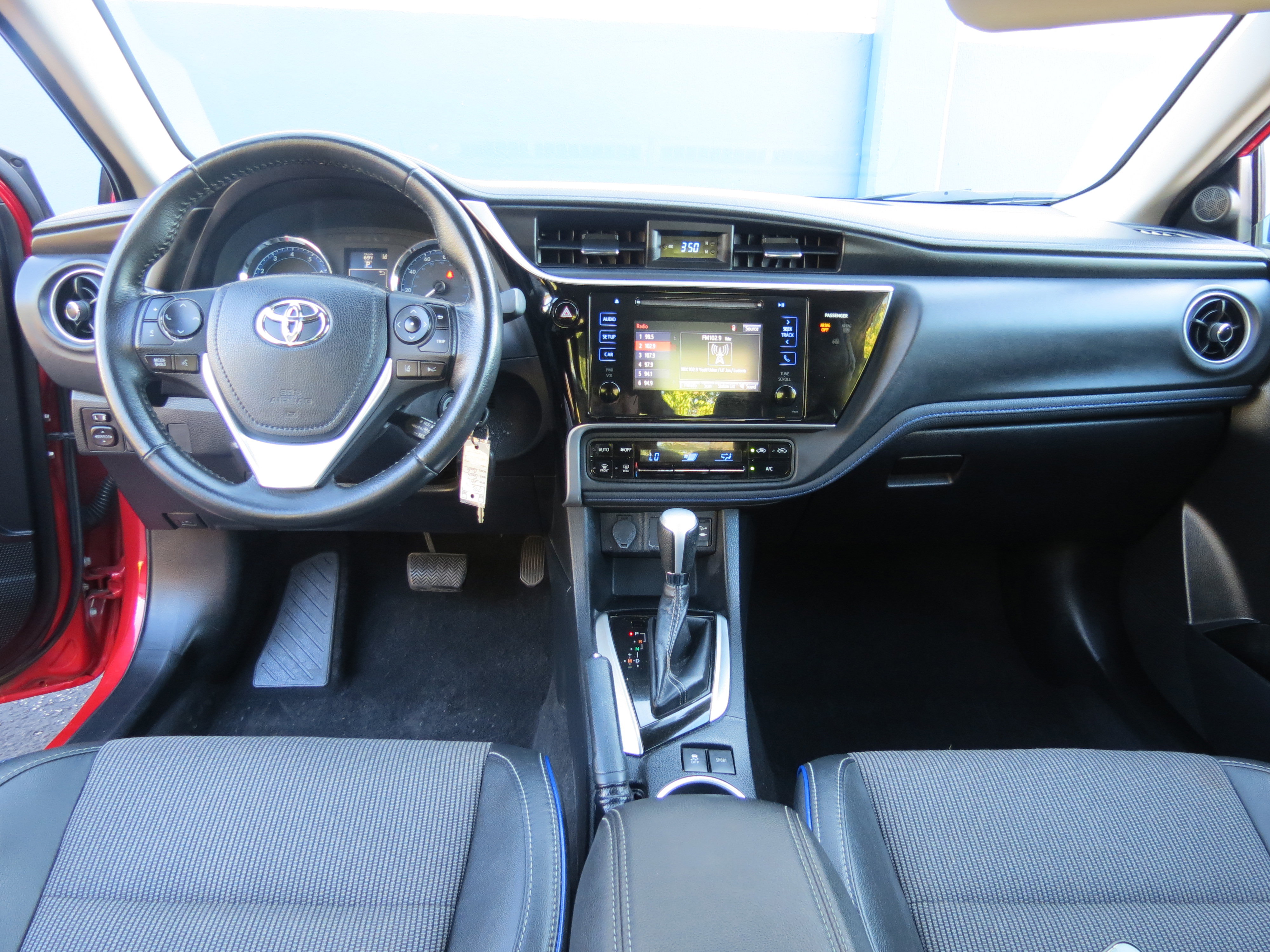 Used 2017 Toyota Corolla SE image 8