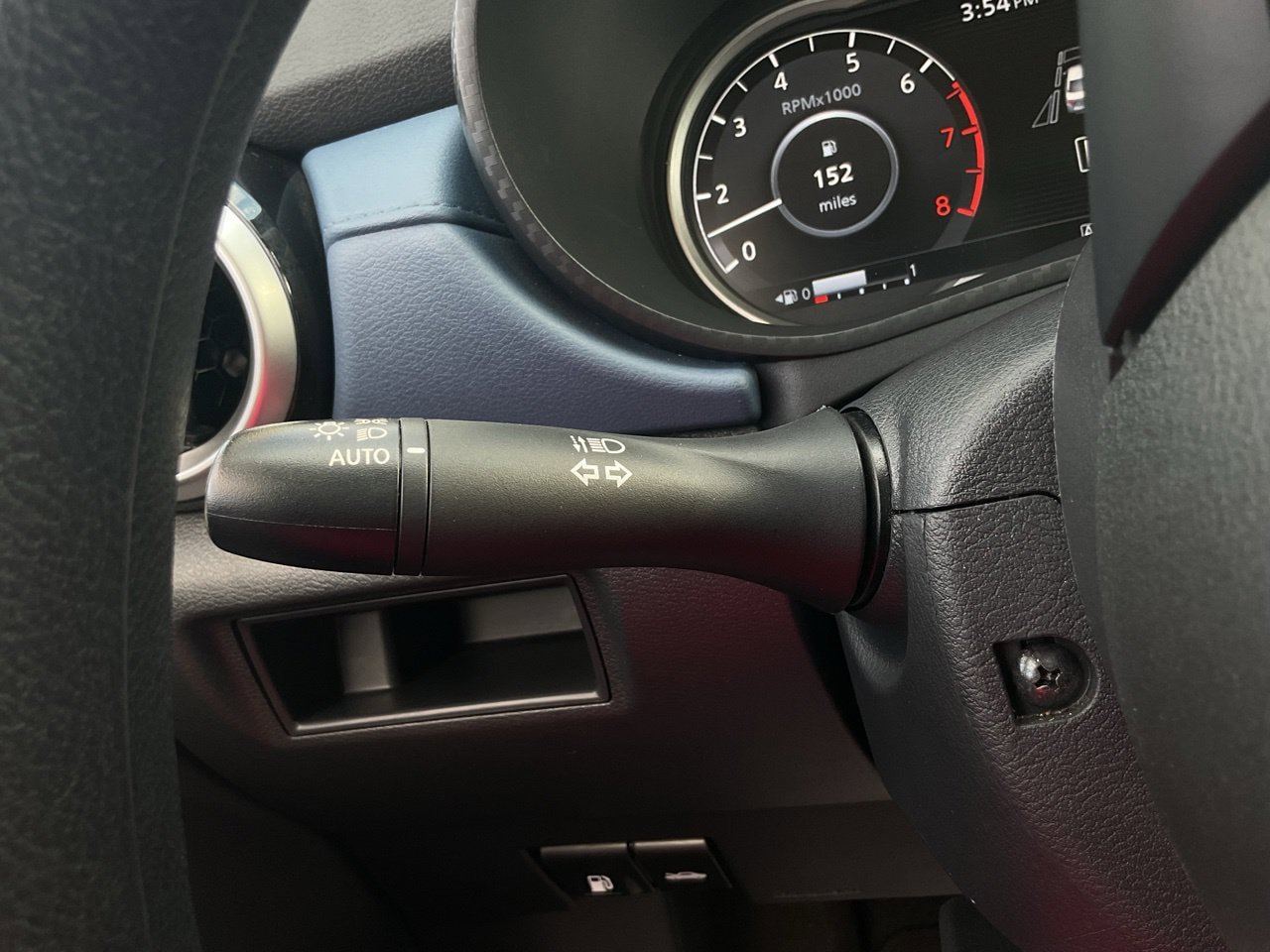 Used 2025 Nissan Versa SV FWD image 30