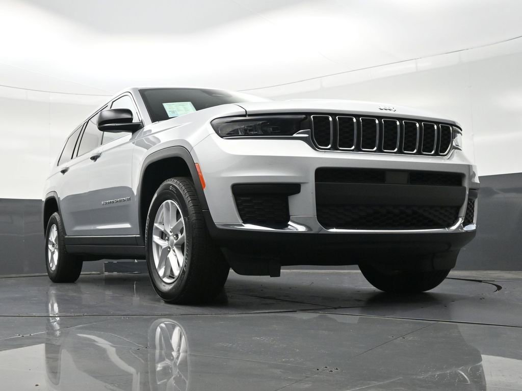 Used 2025 Jeep Grand Cherokee L Laredo image 30