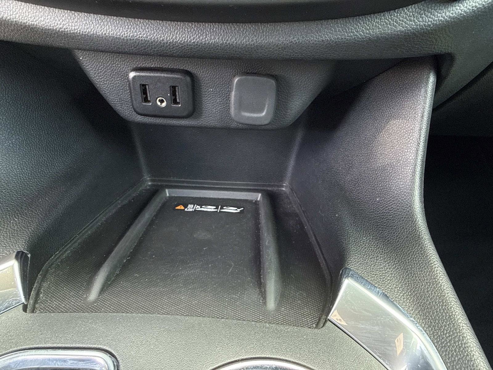 Used 2023 Chevrolet Traverse LT image 27