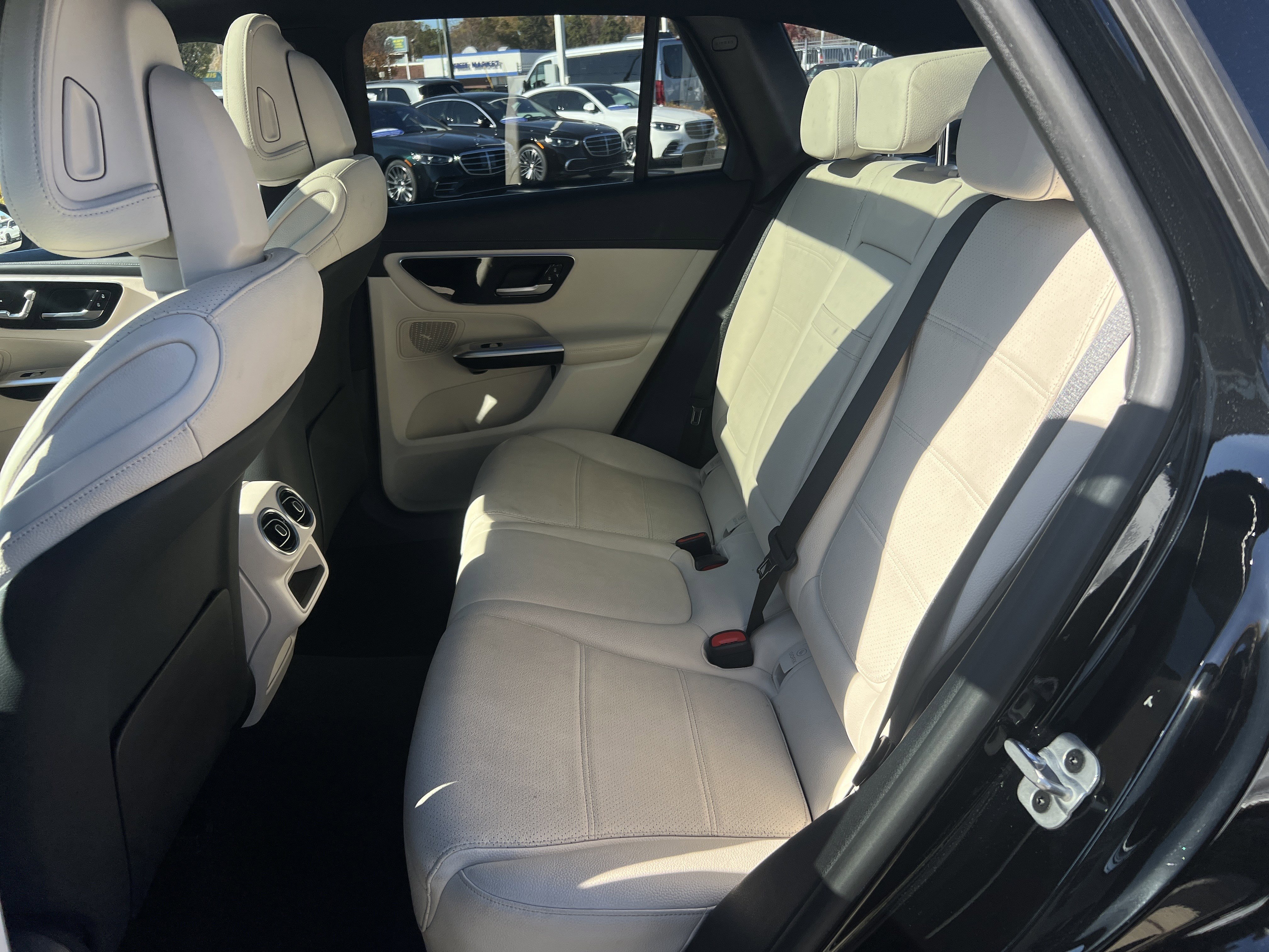 Certified 2024 Mercedes-Benz GLC 300 4MATIC image 33