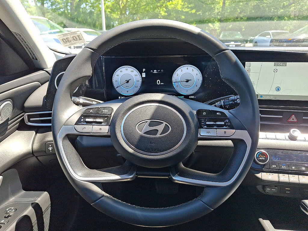 Certified 2025 Hyundai Elantra SEL FWD image 16