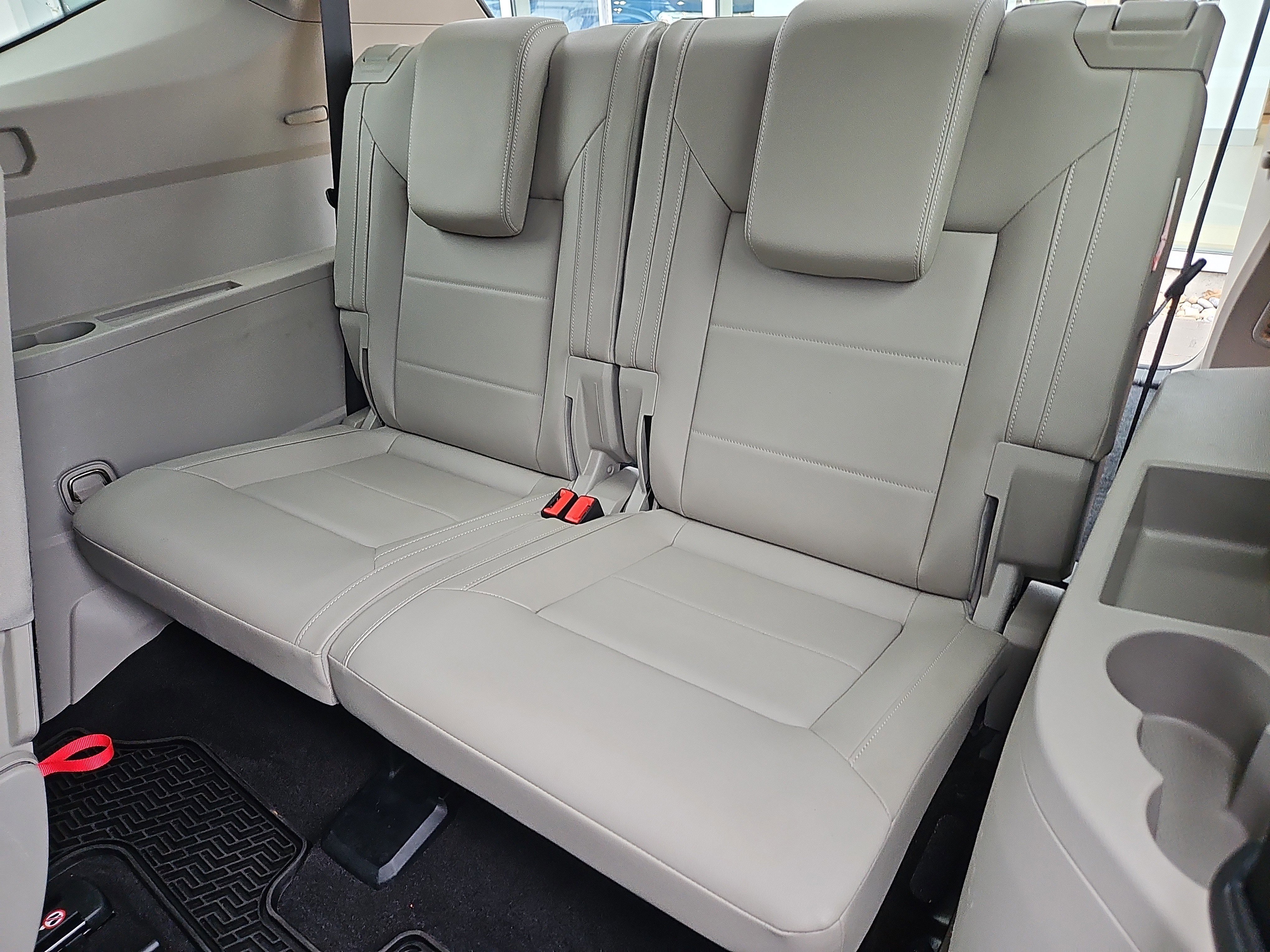 Used 2022 Volkswagen Atlas SE image 32