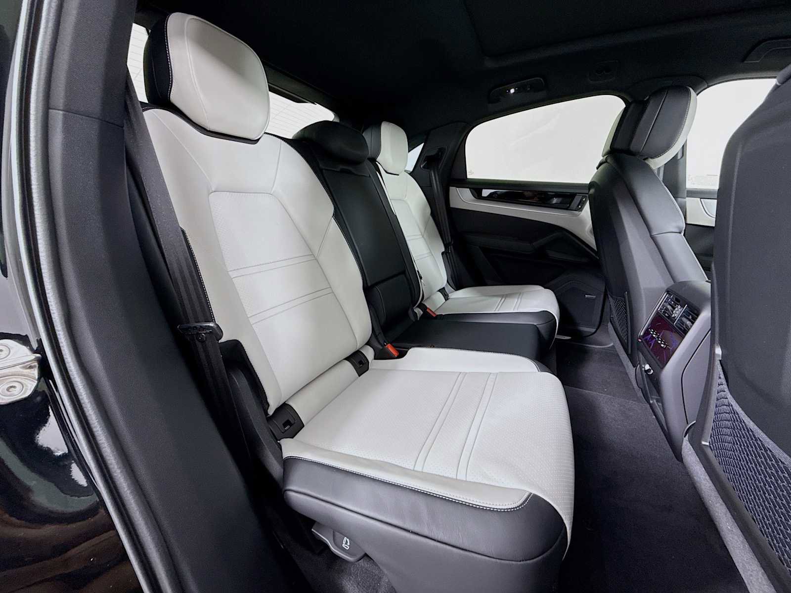 New 2026 Porsche Cayenne Coupe image 29