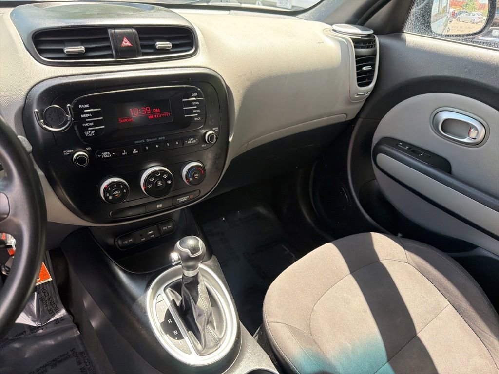 Used 2016 Kia Soul FWD image 15