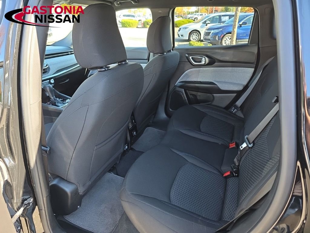 Used 2025 Jeep Compass Sport image 38