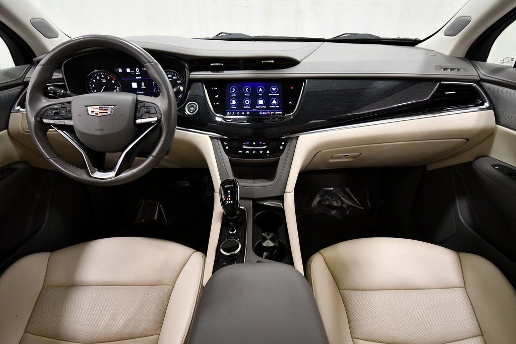 Used 2023 Cadillac XT6 Premium Luxury w/ Technology Package image 3