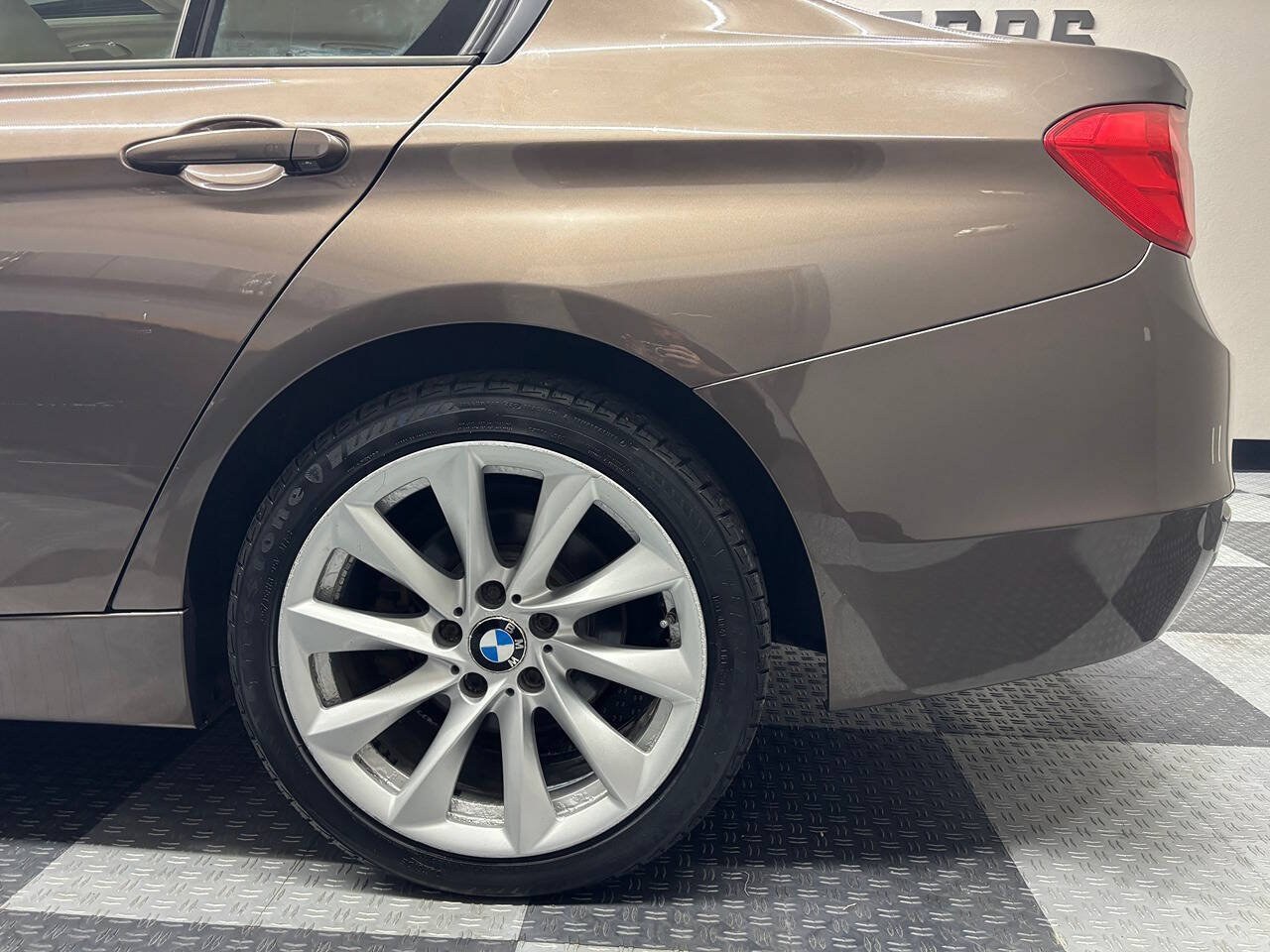 Used 2013 BMW 328i xDrive Sedan AWD/4WD image 11