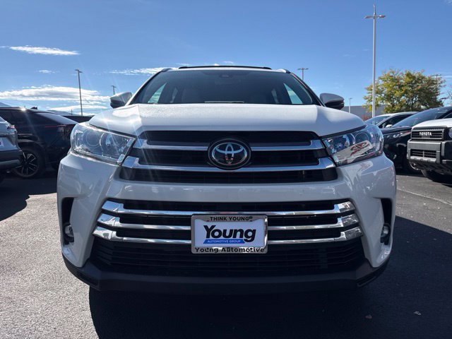 Used 2019 Toyota Highlander Limited AWD/4WD image 2