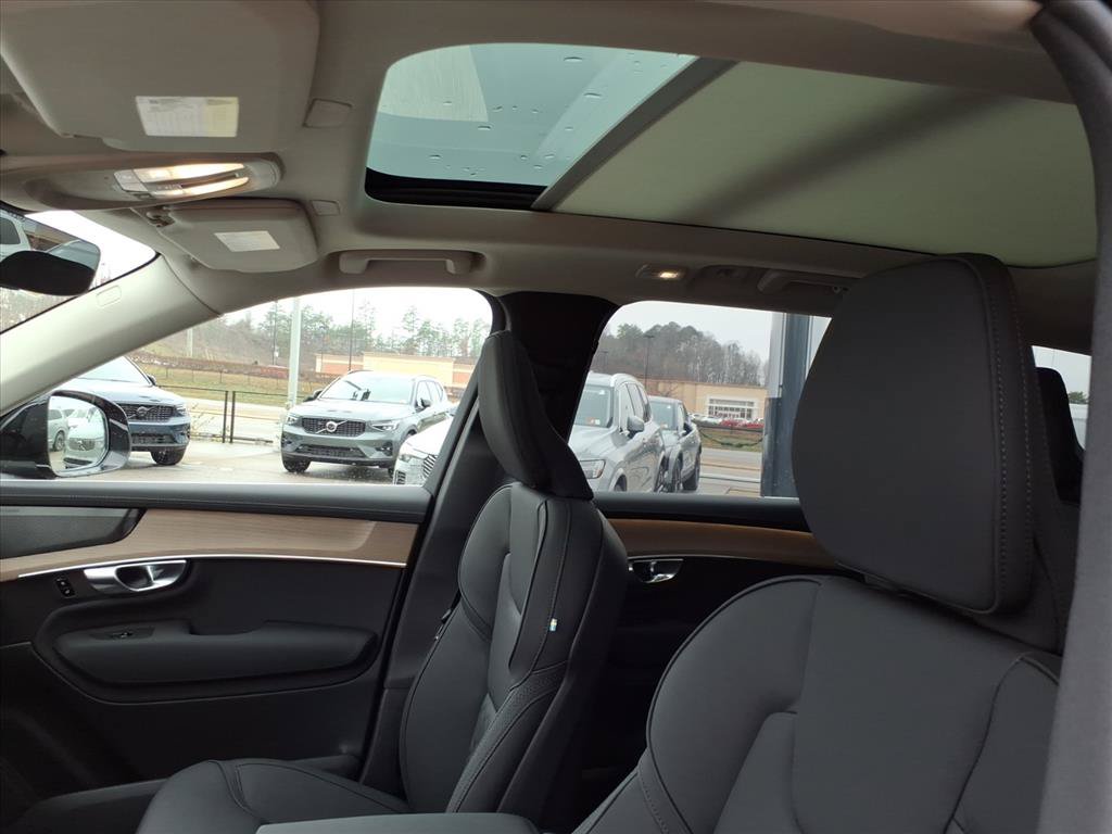 Used 2026 Volvo XC90 B6 Plus w/ Protection Package AWD/4WD image 11