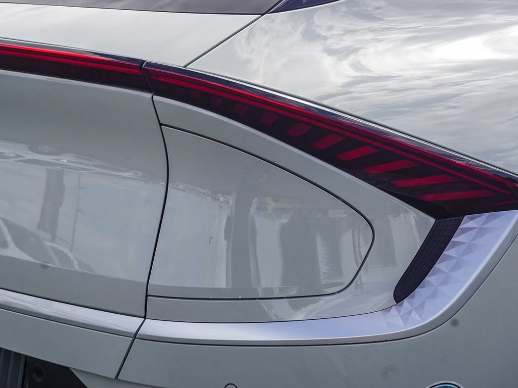 Used 2024 Kia EV6 Light RWD image 7