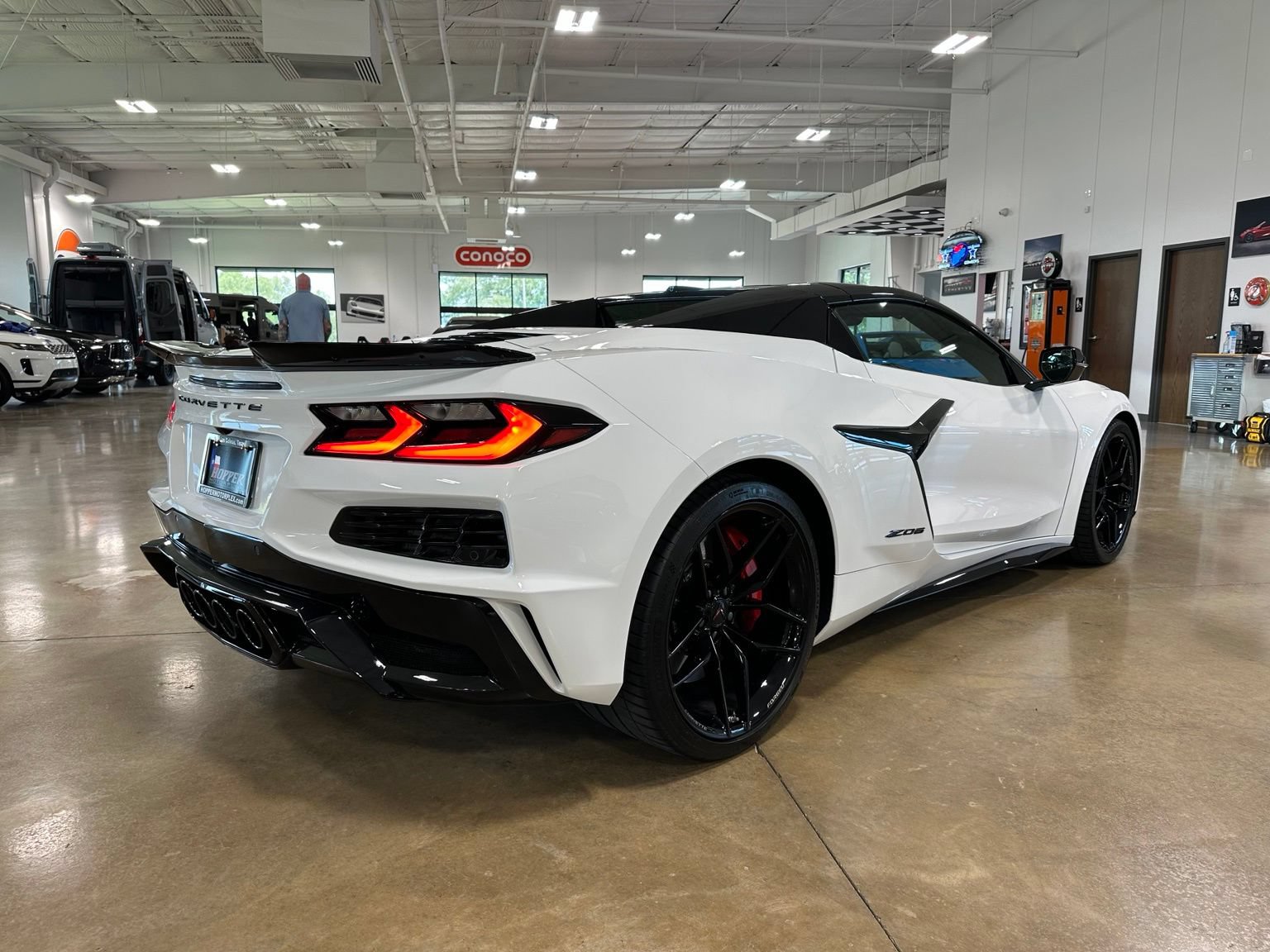 Used 2026 Chevrolet Corvette Z06 w/ Stealth Interior Trim Package RWD image 15