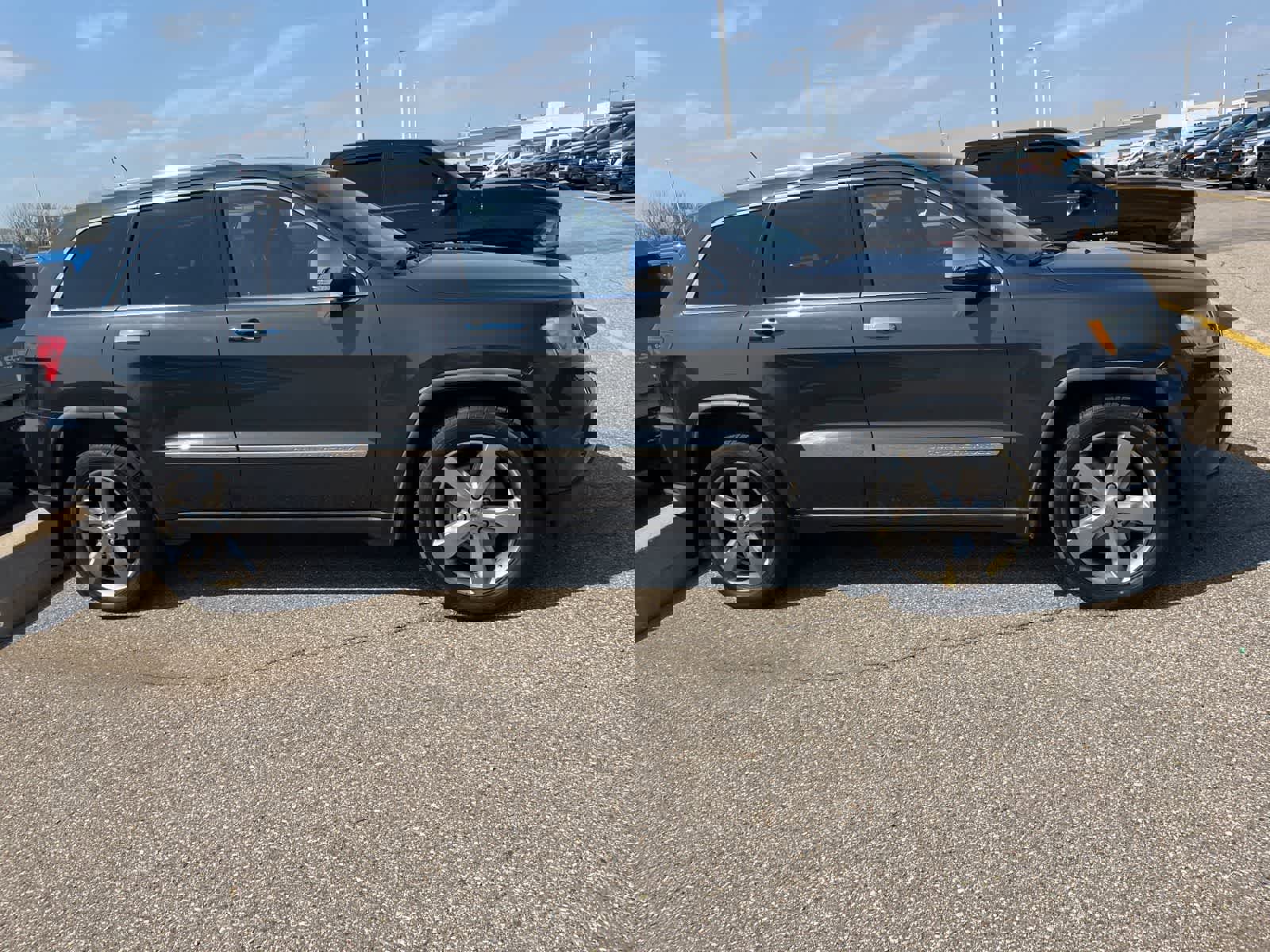 Used 2011 Jeep Grand Cherokee Limited w/ Luxury Group II image 19