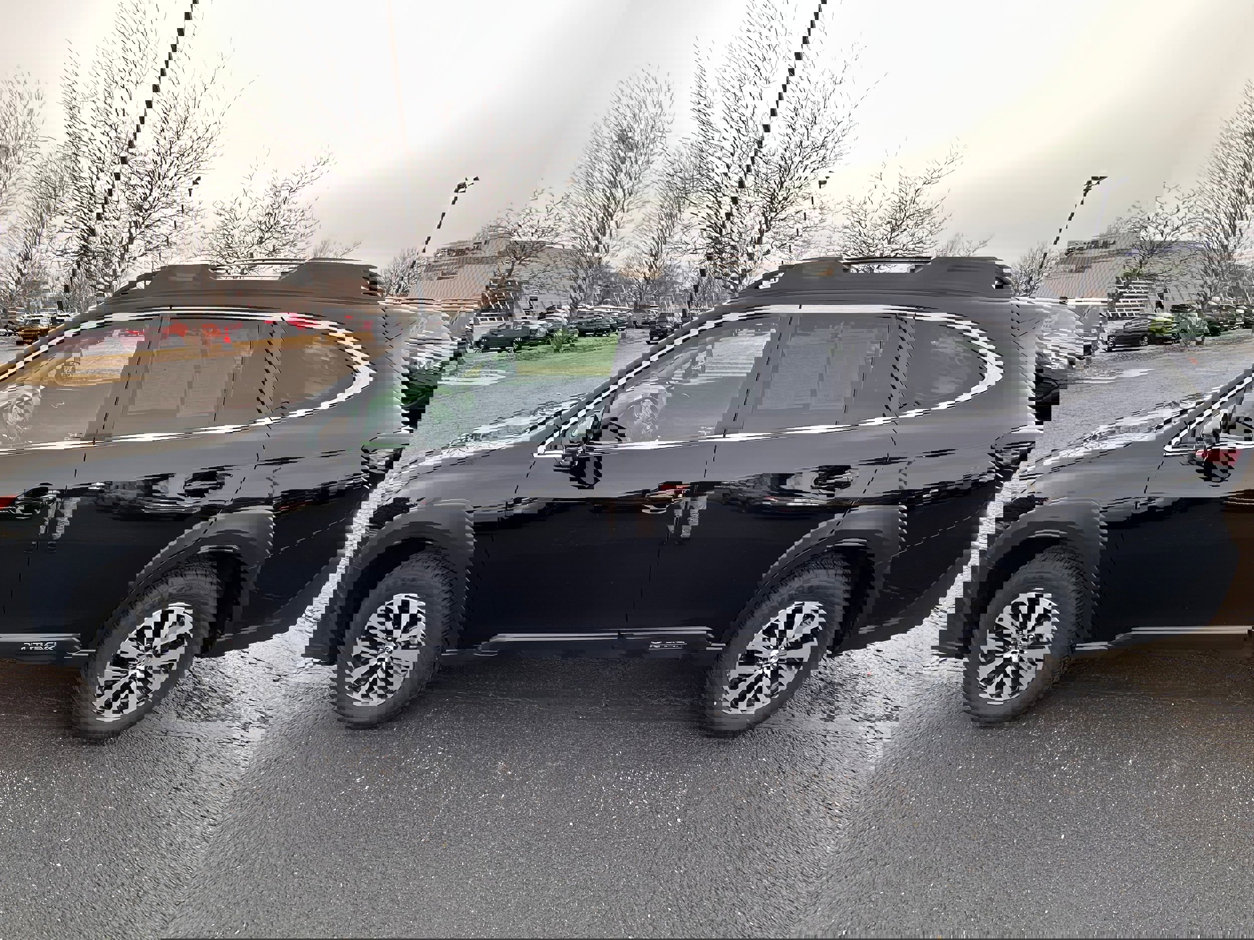 Certified 2025 Subaru Outback Premium image 6