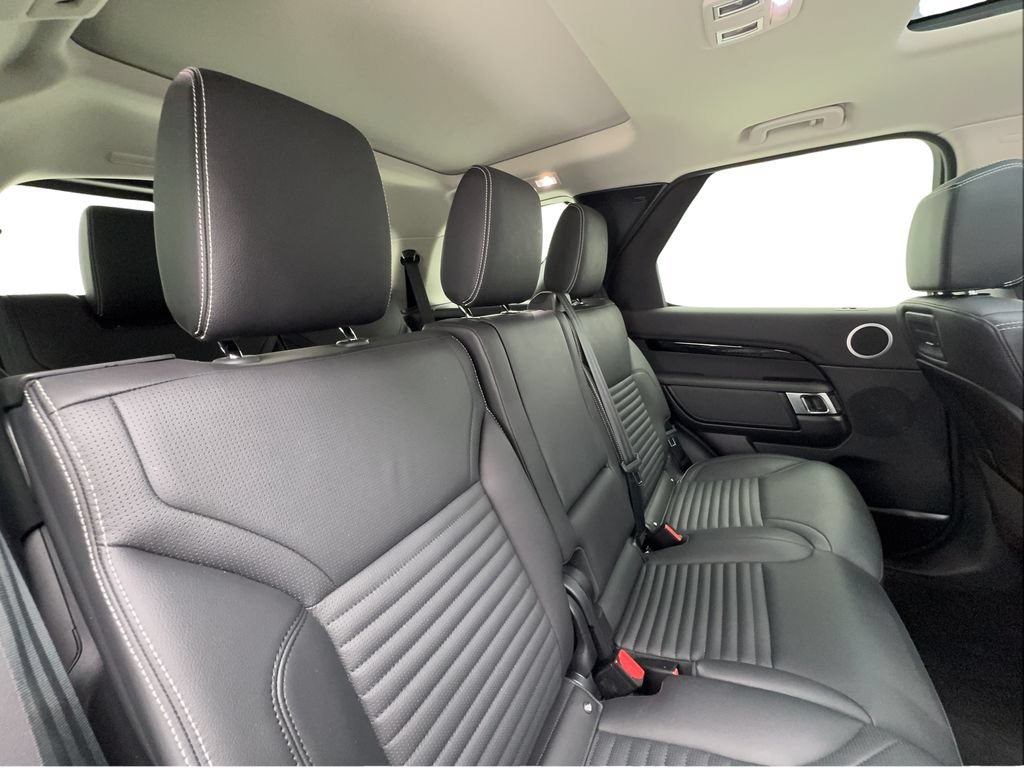 Used 2023 Land Rover Discovery S AWD/4WD image 30