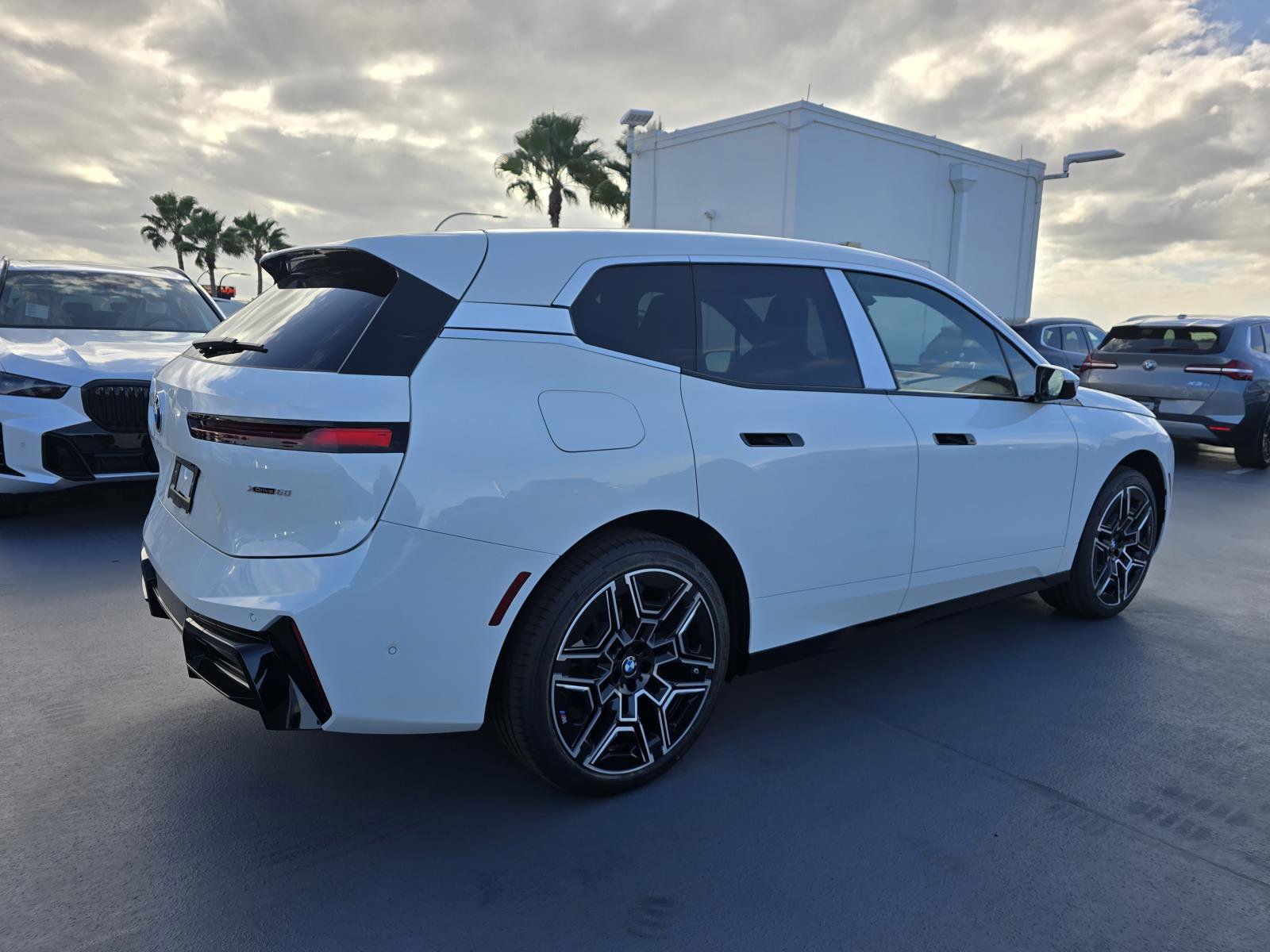 New 2026 BMW iX xDrive60 w/ M Sport Package image 3