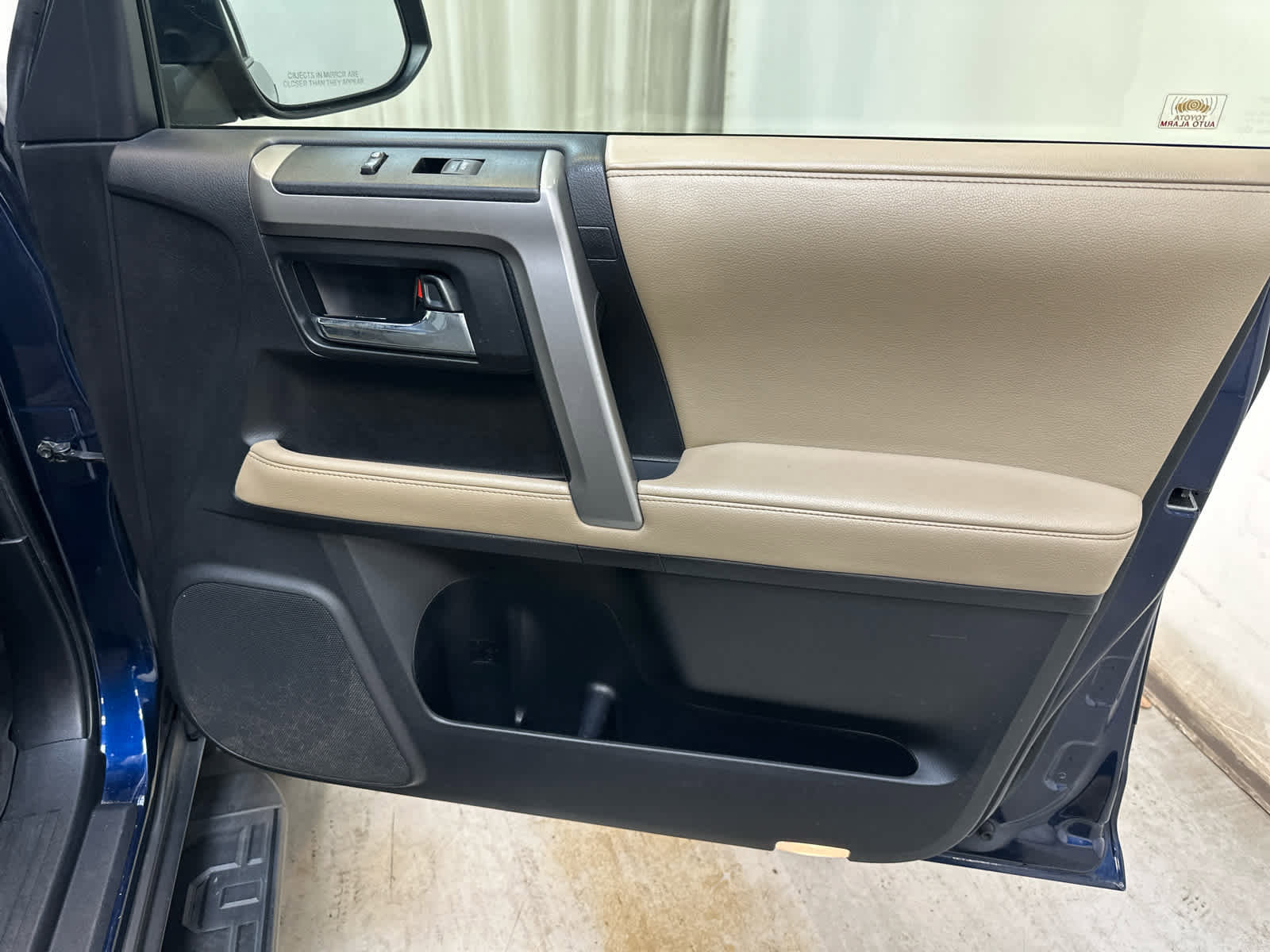 Used 2018 Toyota 4Runner SR5 Premium image 28