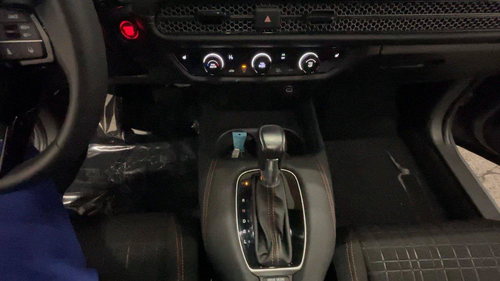 Used 2025 Honda HR-V Sport image 38